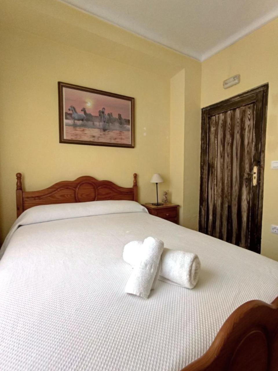 Hostal R-Conecta Cuevas De San Marcos Esterno foto